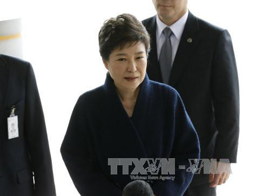 Bà Park Geun-hye gặp công tố viên trả lời thẩm vấn